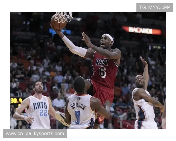 _NBA超级对决！两巨头世纪之战点燃全场_，nba和超级碗