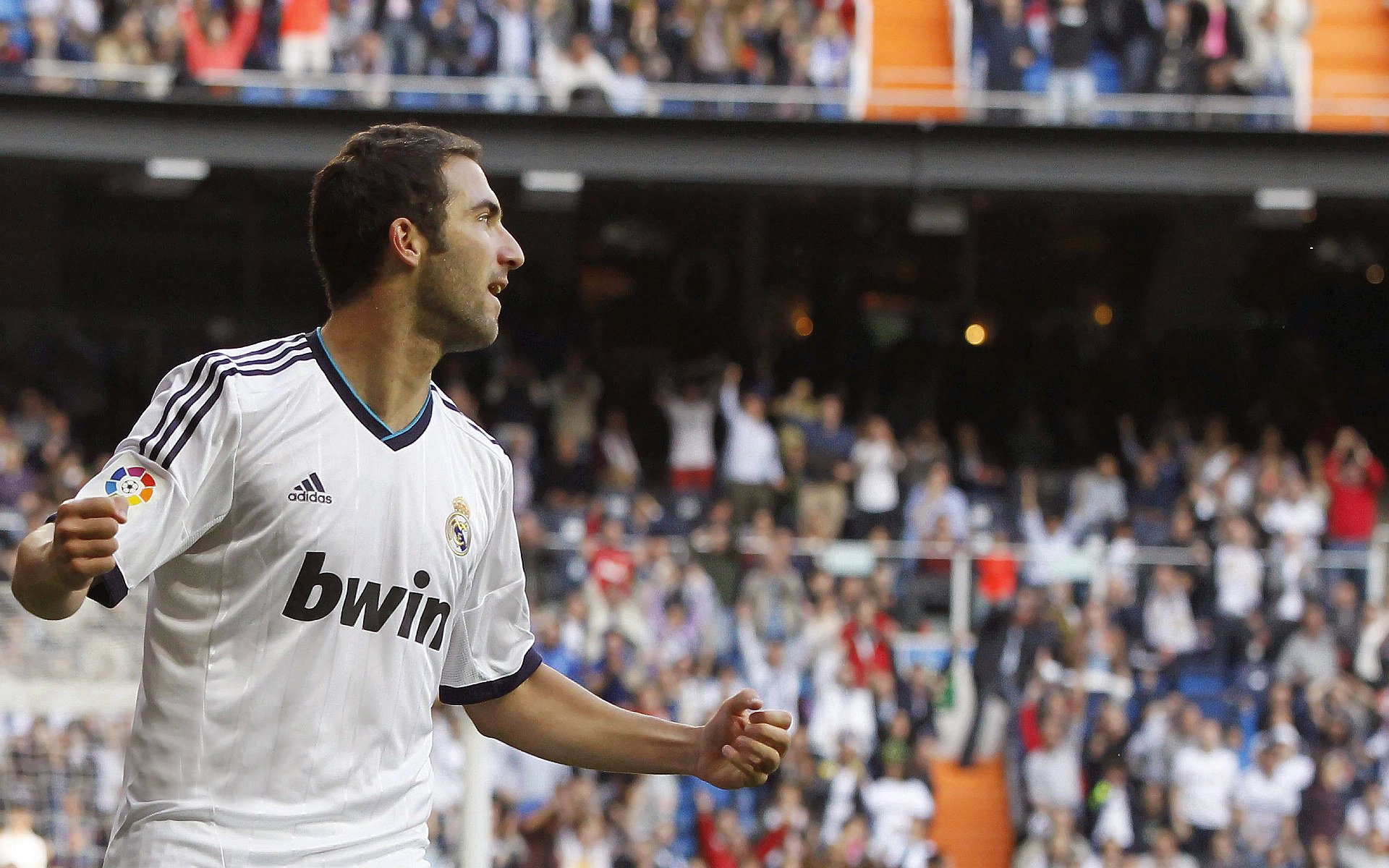 尤文图斯主场收获关键胜利，后防稳如磐石，尤文图斯的主场是哪